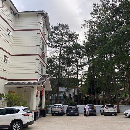 Khach San Hung Viet Hotel Tỉnh Kontum Exterior photo