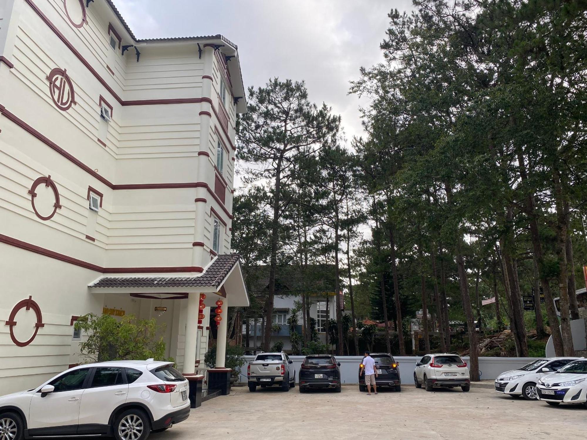 Khach San Hung Viet Hotel Tỉnh Kontum Exterior photo